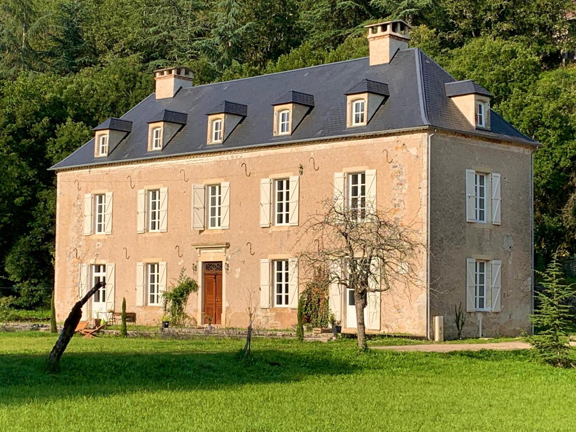 CenevieresNoubar住宿加早餐旅馆 外观 照片